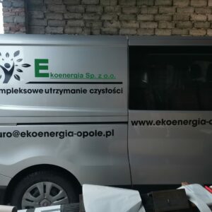 REKLAMA NA SAMOCHODACH